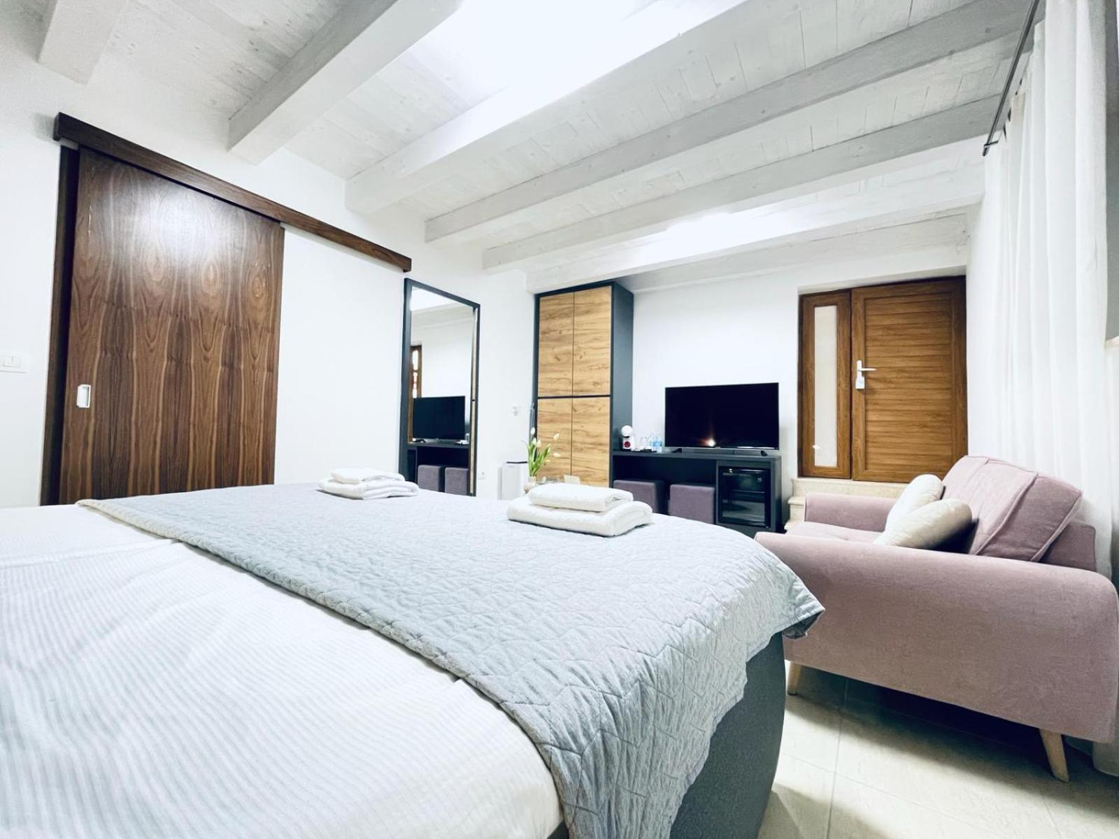 Fazana City Rooms With Free Parking Eksteriør bilde